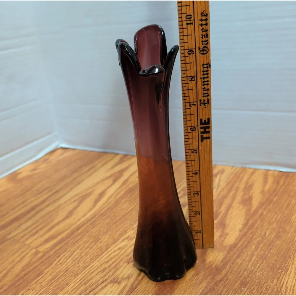 Vtg Amethyst Swung Glass Stretch Vase 10